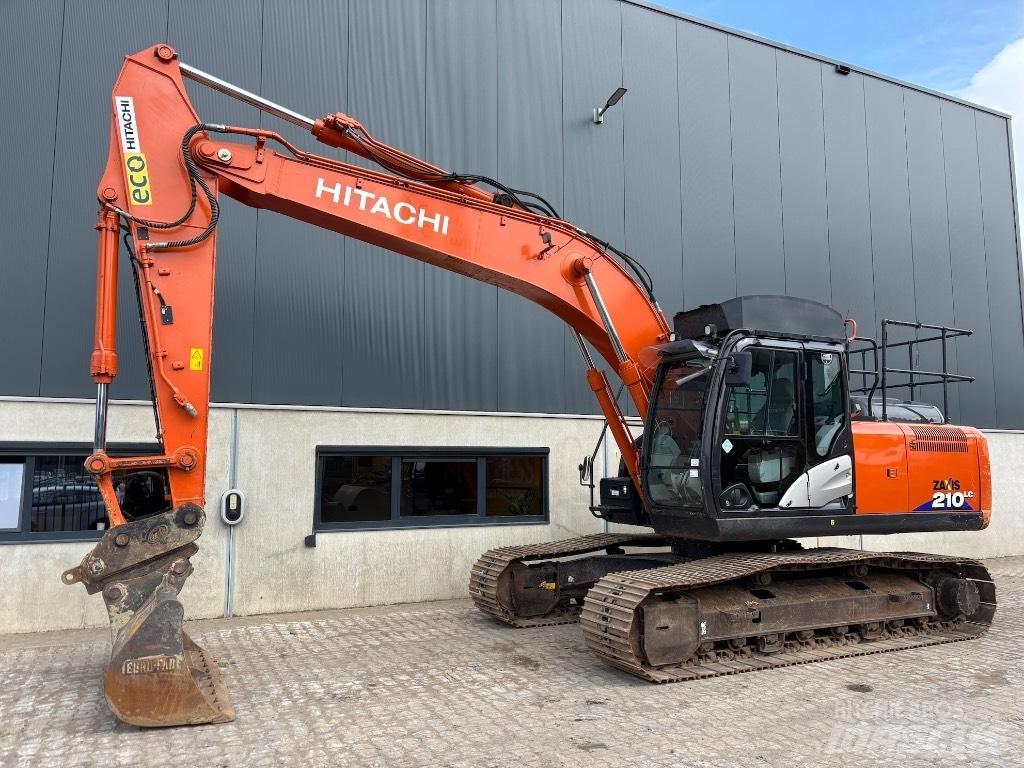 Hitachi ZX 210 LC-6 حفارات زحافة