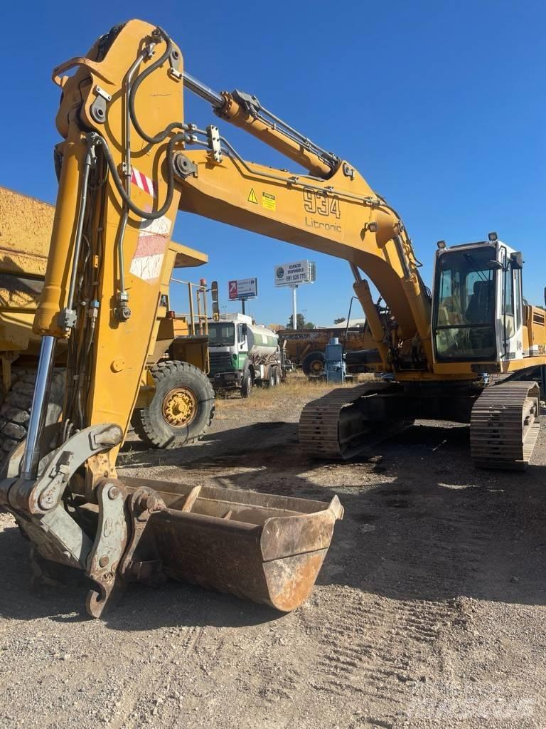 Liebherr R 934 B حفارات زحافة