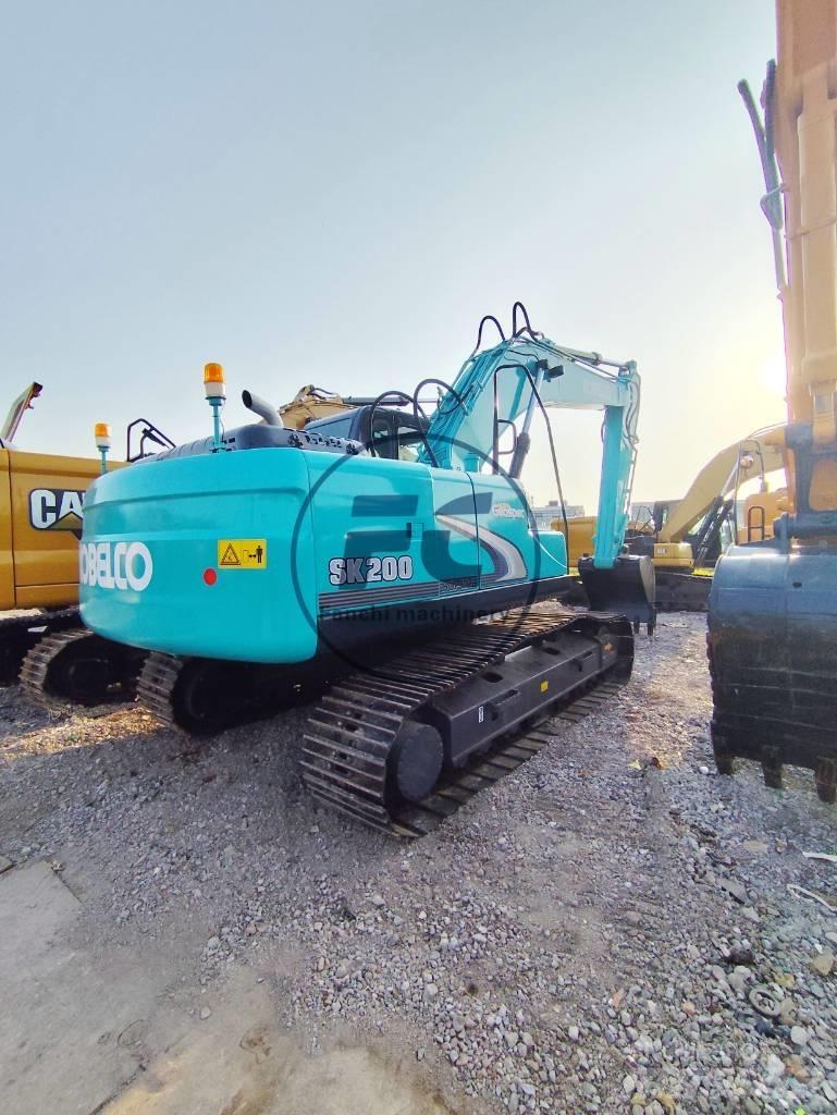 Kobelco SK 200-8 حفارات زحافة