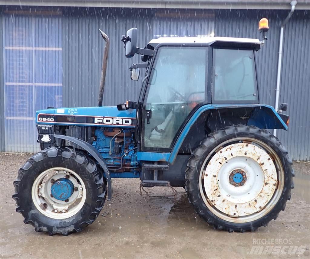 New Holland 6640 الجرارات