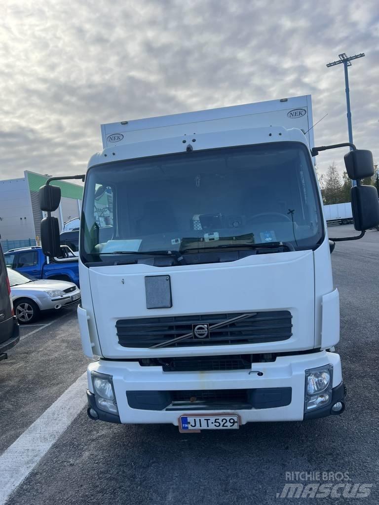 Volvo FL240 شاحنات ذات هيكل صندوقي