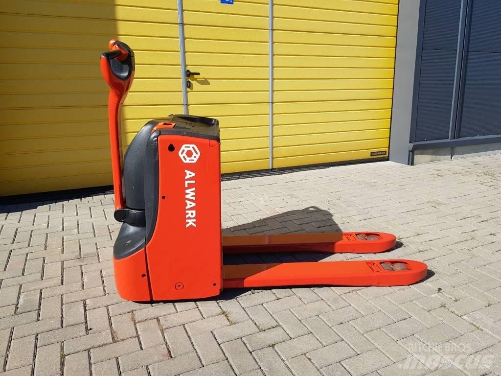 Linde T16 شاحنة يدوية بمنصة نقالة