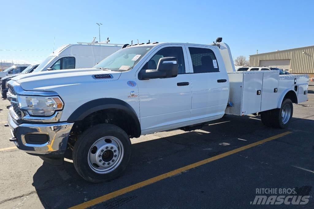 RAM 5500 TRADESMAN شاحنات خفيفة/مفصلية الجوانب