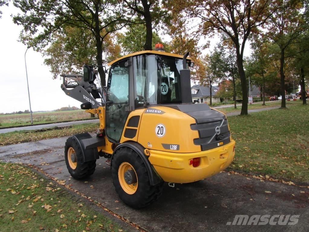 Volvo L 28 F لوادر بعجل