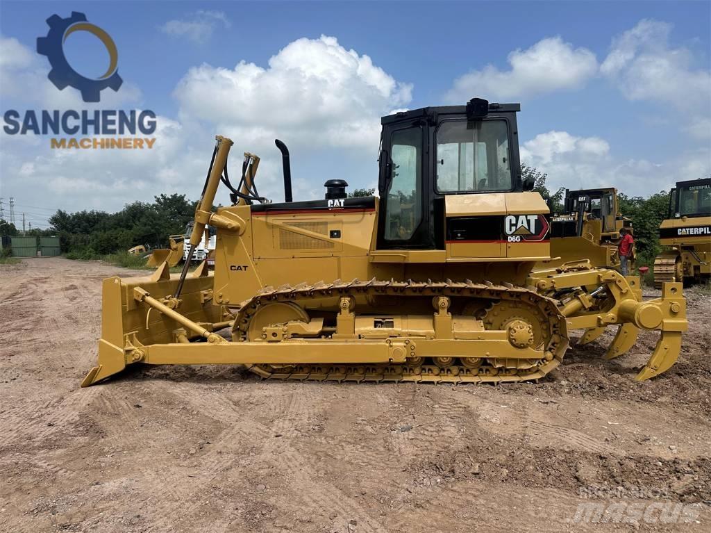 CAT D 6 G بلدوزرات مجنزرة