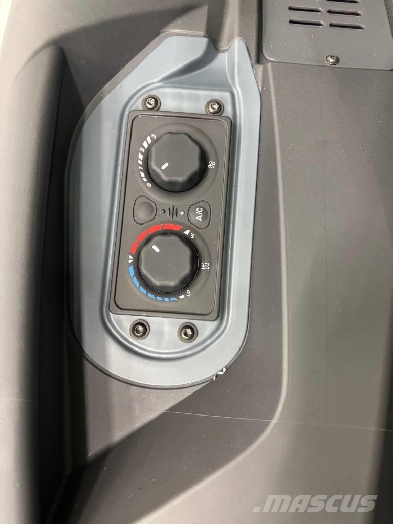 Avant 860 i لوادر انزلاقية التوجيه