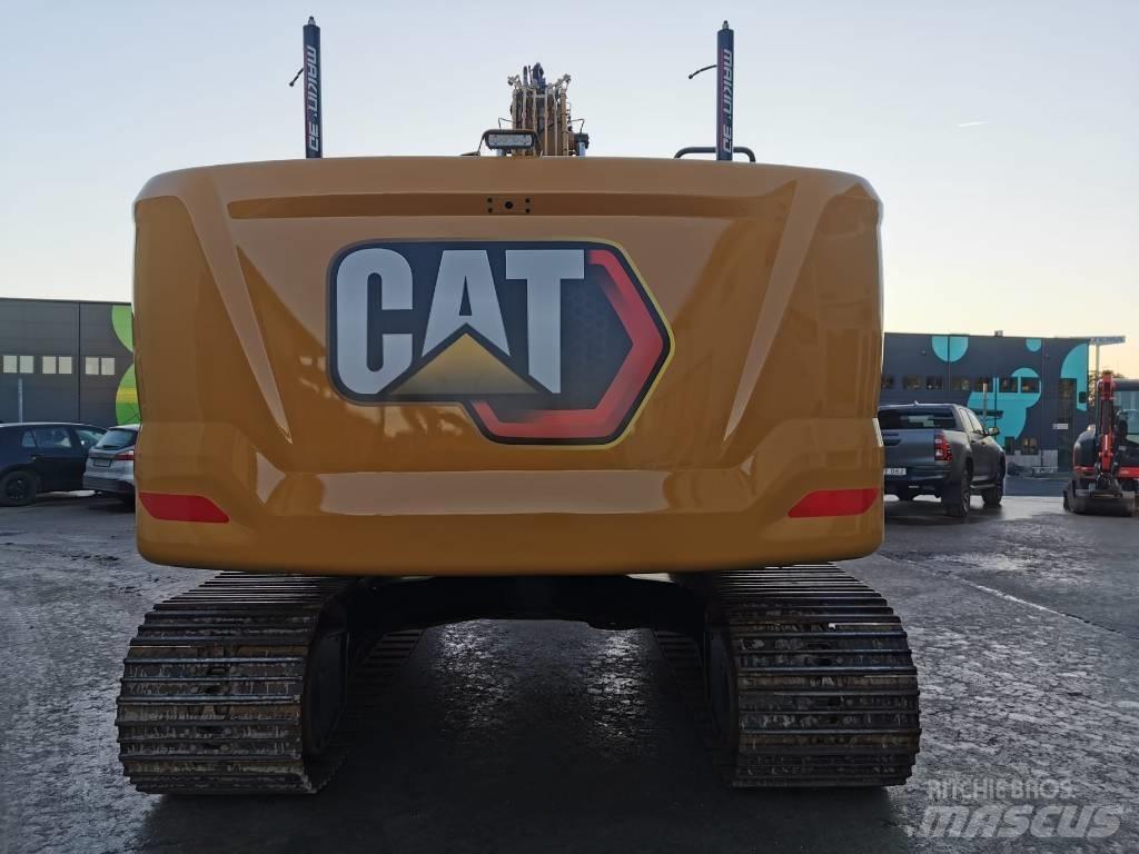 CAT 323 حفارات زحافة