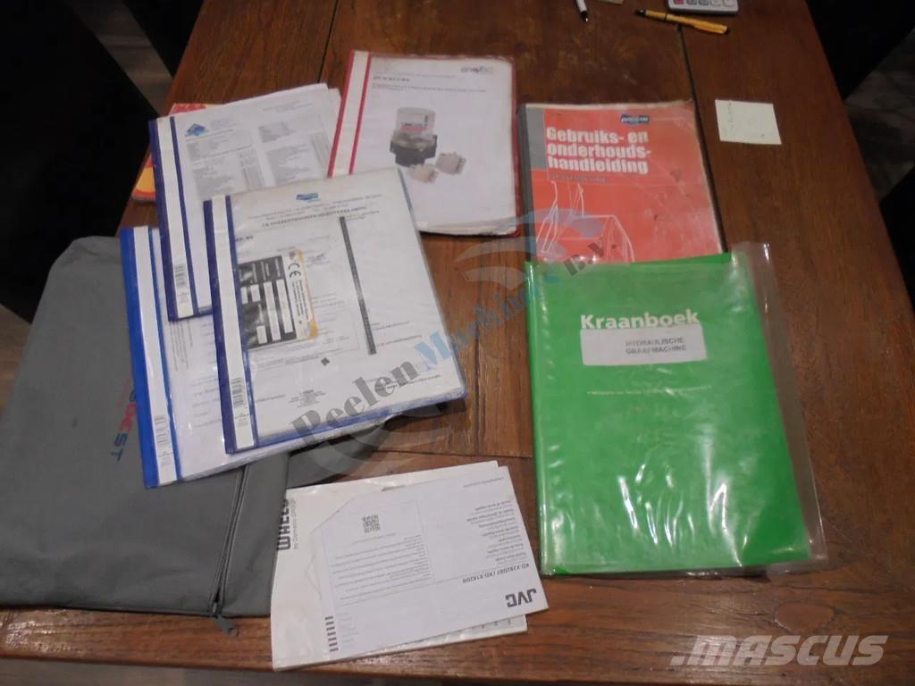 Doosan DX 255 LC حفارات زحافة