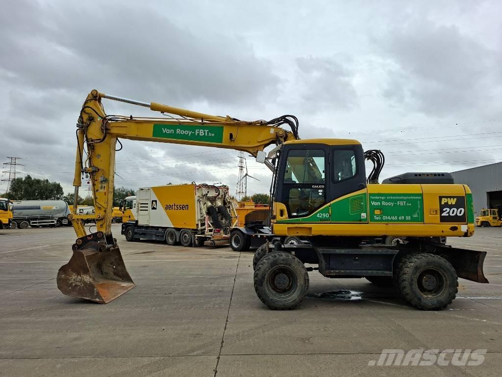 Komatsu PW 200-7H حفارات بعجل