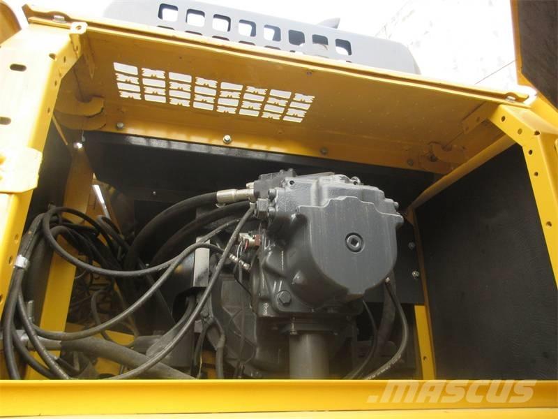 Komatsu PC 450 حفارات زحافة
