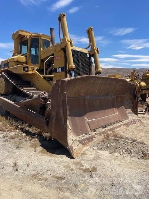 CAT D 9 L بلدوزرات مجنزرة