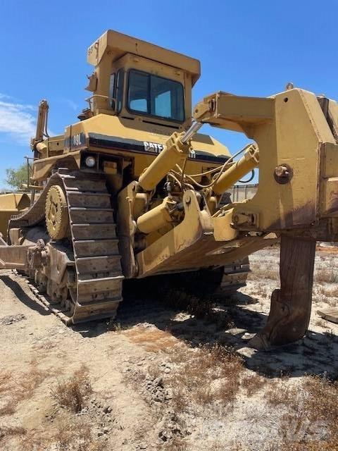 CAT D 9 L بلدوزرات مجنزرة