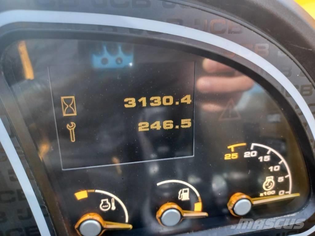 JCB 525-60 Agri Plus مناولات متداخلة