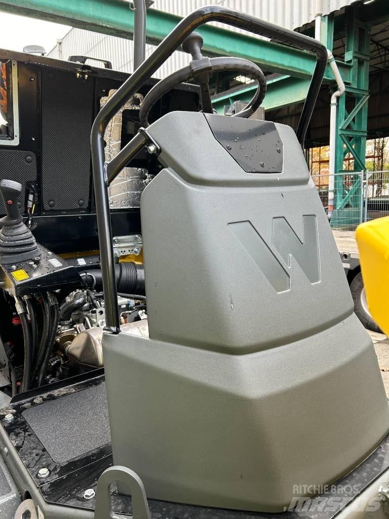 Neuson DW 30 عربات نقل قلابة للمواقع