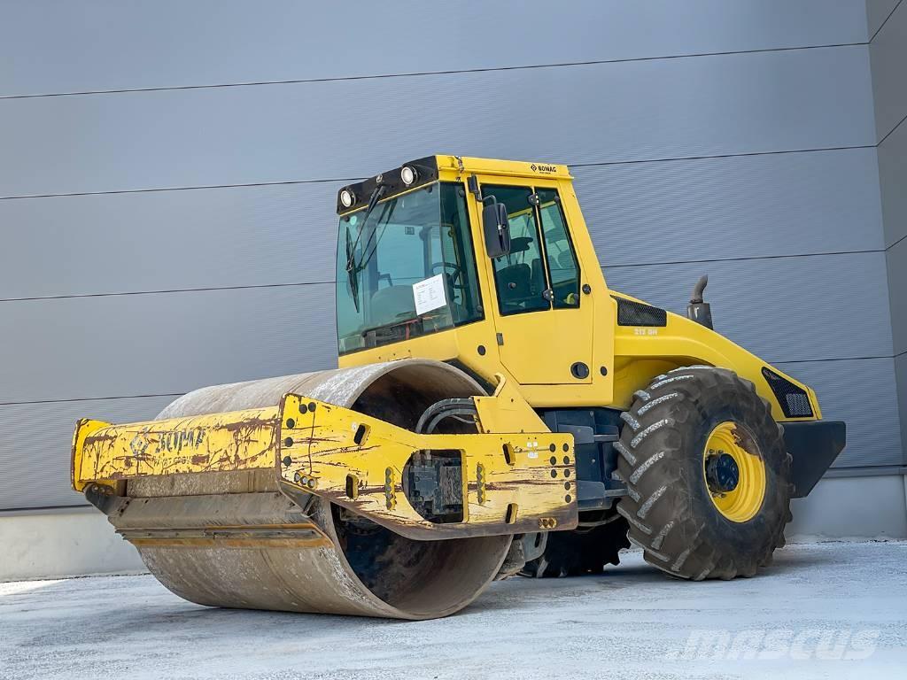 Bomag BW 213 DH-4 مداحل أحادية الأسطوانة