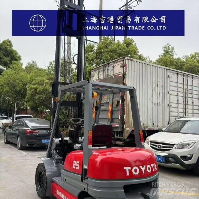 Toyota FD 25 شاحنات الديزل