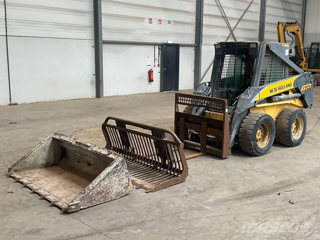 New Holland S 170 لوادر انزلاقية التوجيه