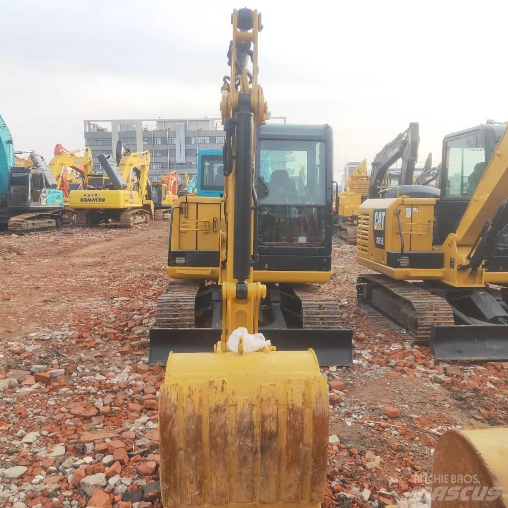 CAT 305.5E حفارات زحافة