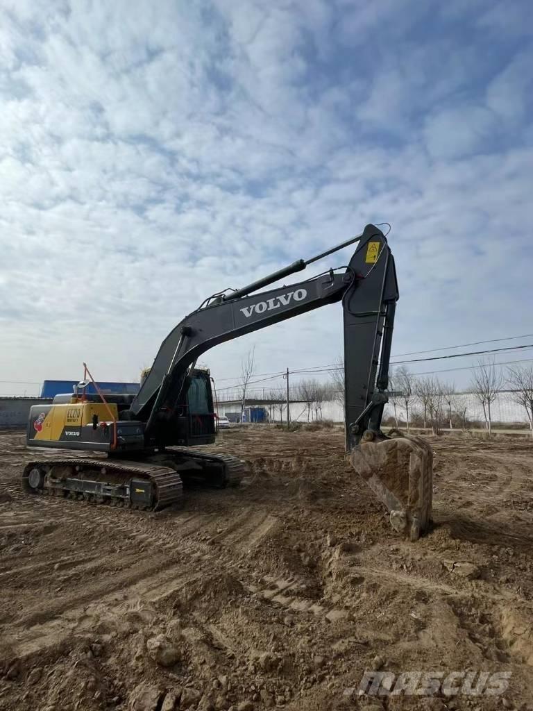 Volvo EC210D حفارات زحافة