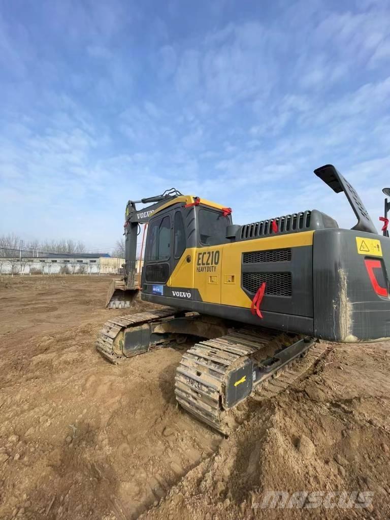 Volvo EC210D حفارات زحافة