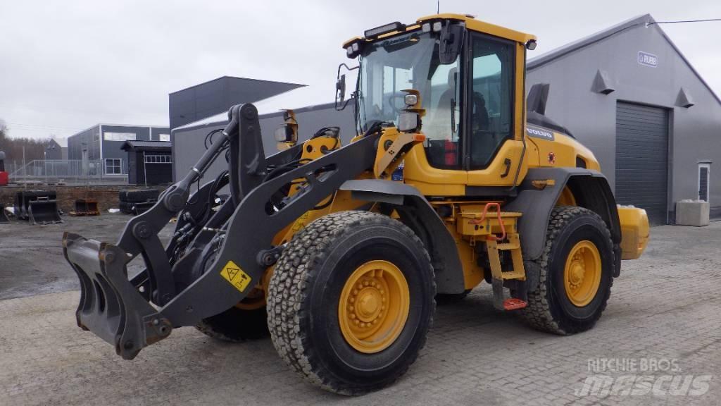 Volvo L70H لوادر بعجل