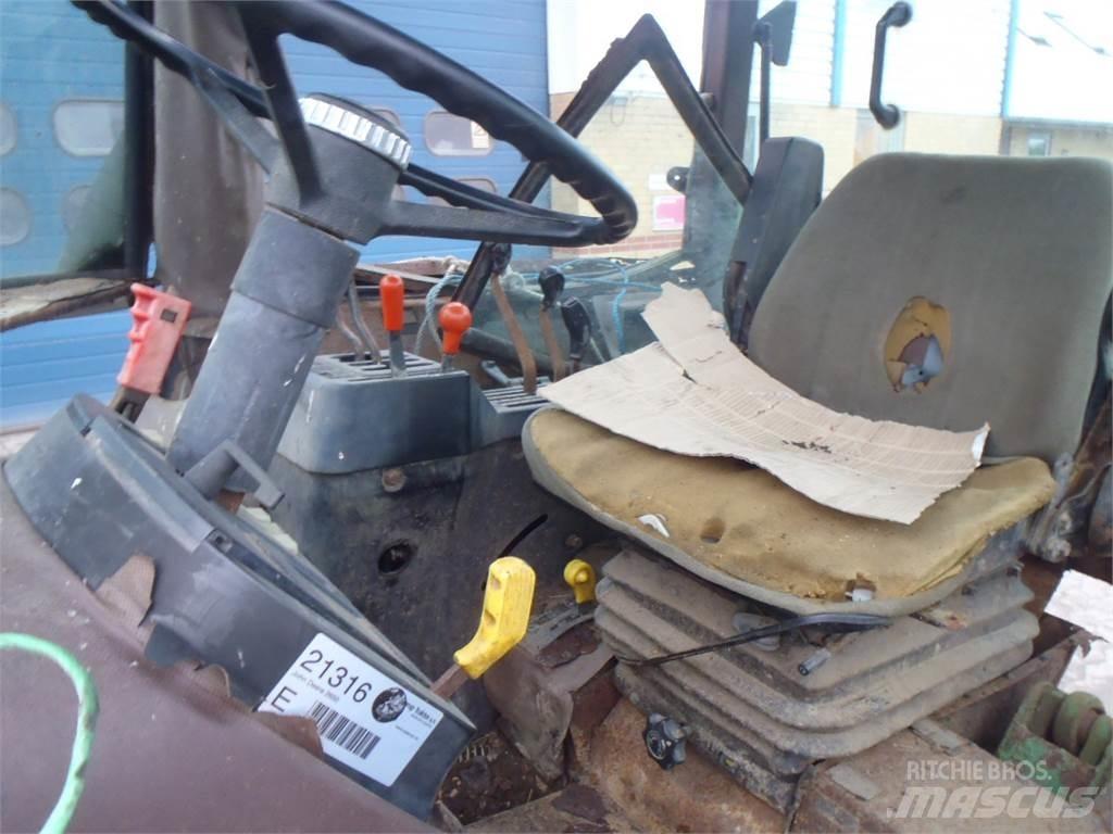John Deere 2650 الجرارات