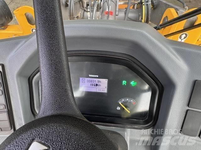 Volvo L 30 G لوادر بعجل