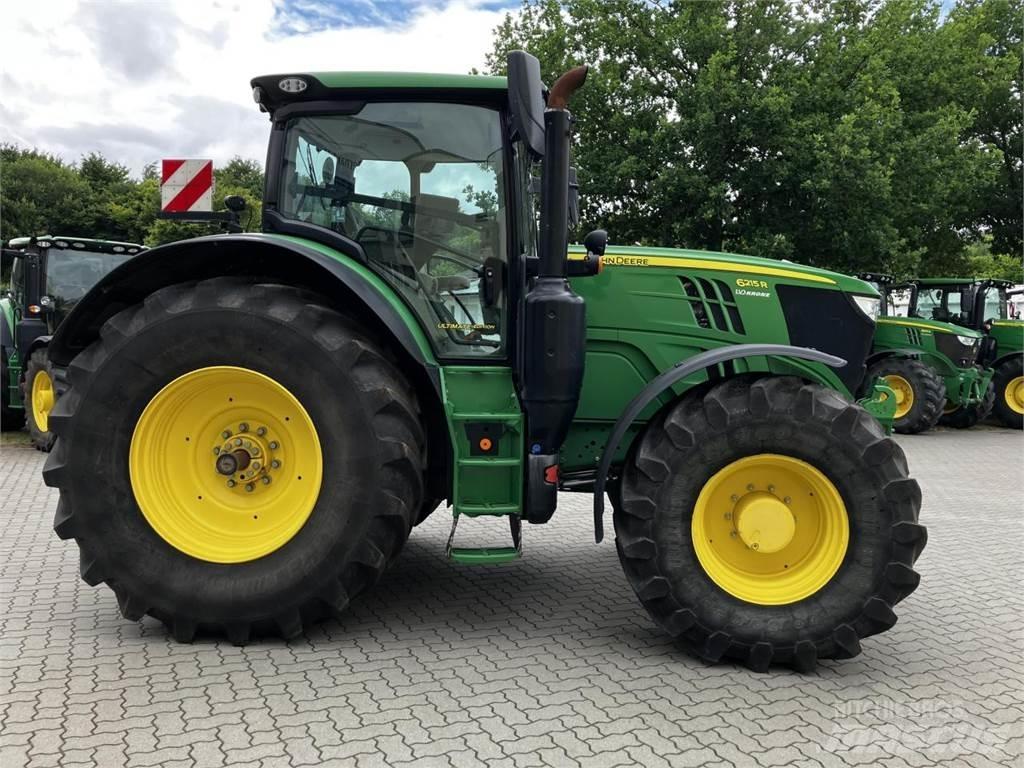 John Deere 6215R الجرارات