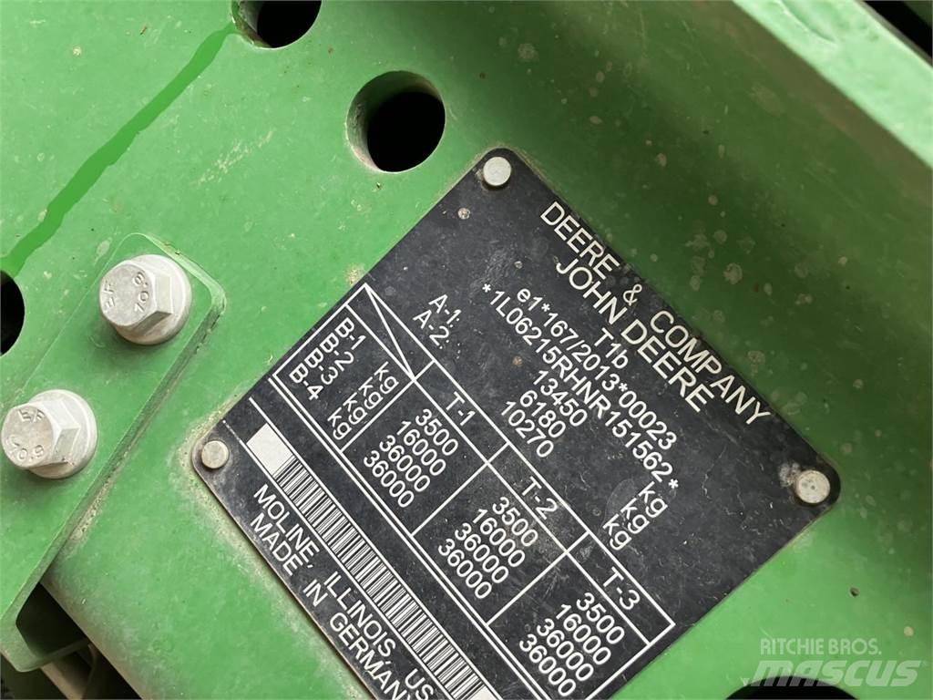 John Deere 6215R الجرارات