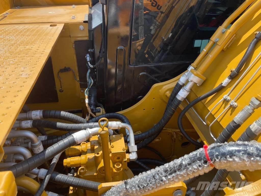 CAT 320 GC حفارات زحافة