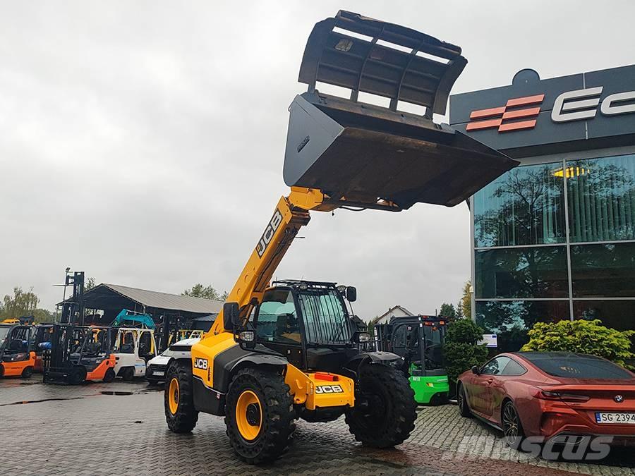 JCB 541-70 WM مناولات متداخلة