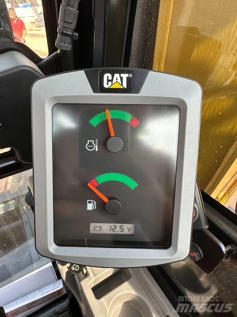 CAT 2024 CAT 305.5 حفارات صغيرة أقل من 7 طن (حفارات صغيرة)