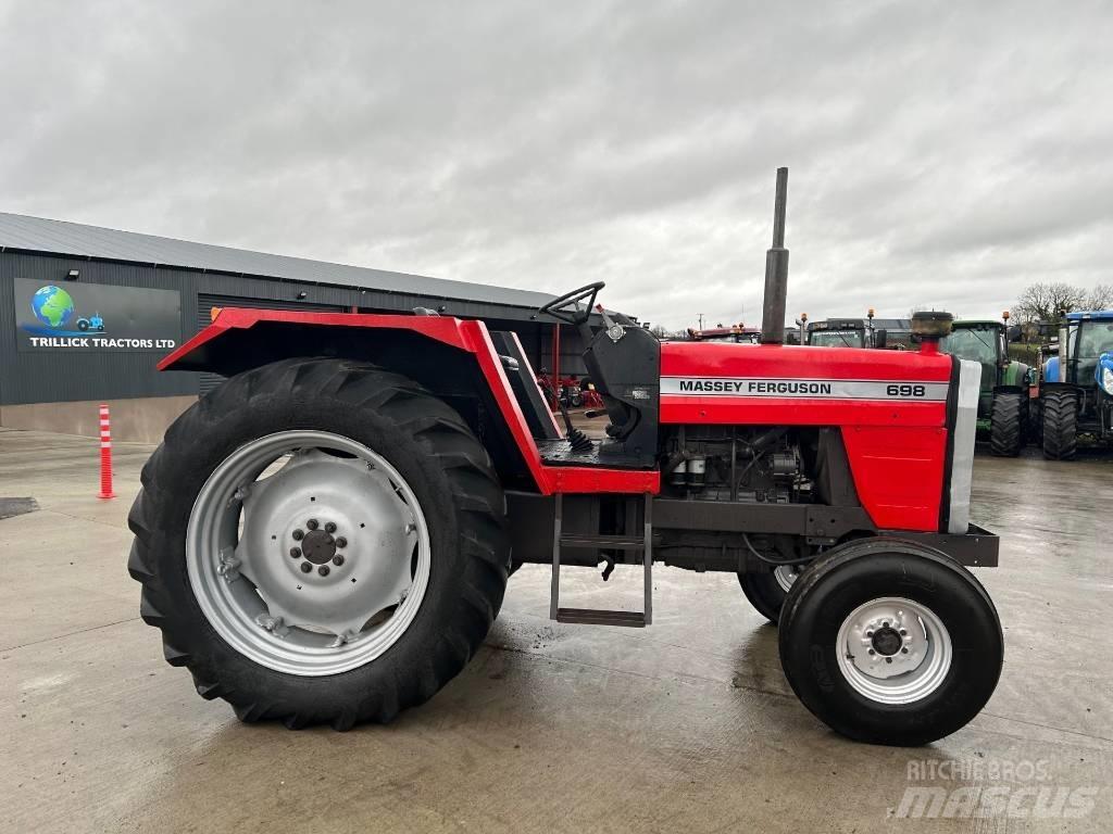 Massey Ferguson 698 الجرارات