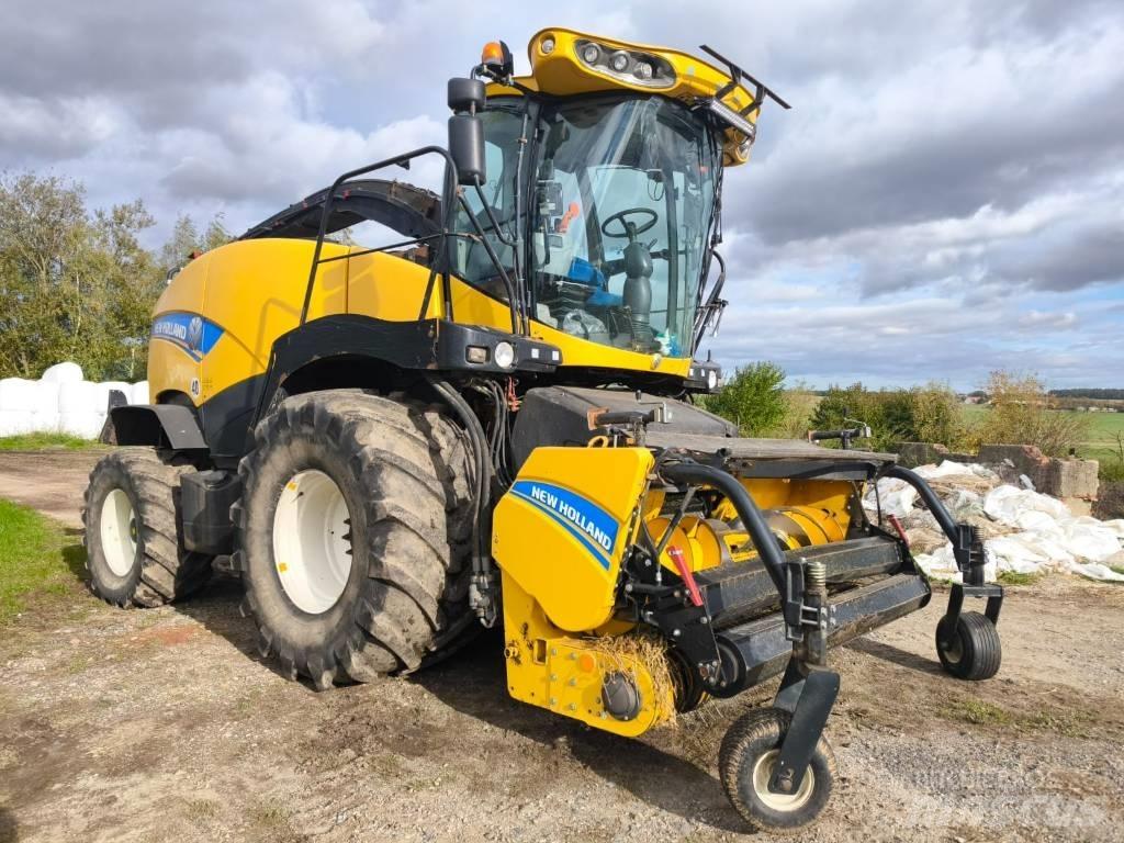 New Holland FR 850 علافات ذاتية الدفع