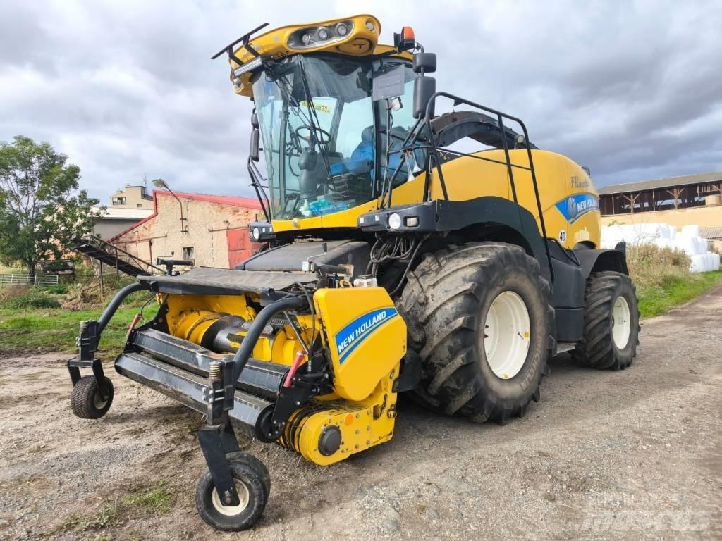 New Holland FR 850 علافات ذاتية الدفع