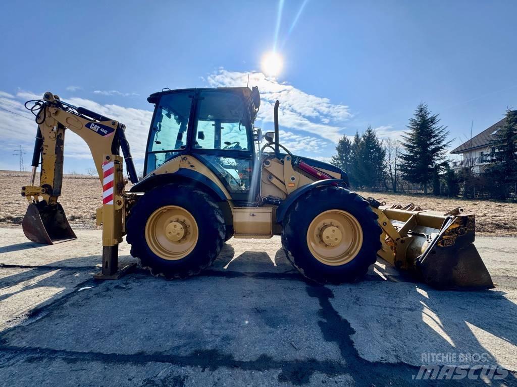 CAT 444 E لوادر ذات جرافات عكسية