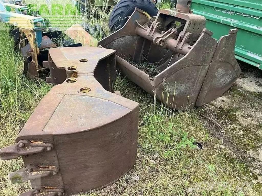 JCB js 130 w حفارات بعجل