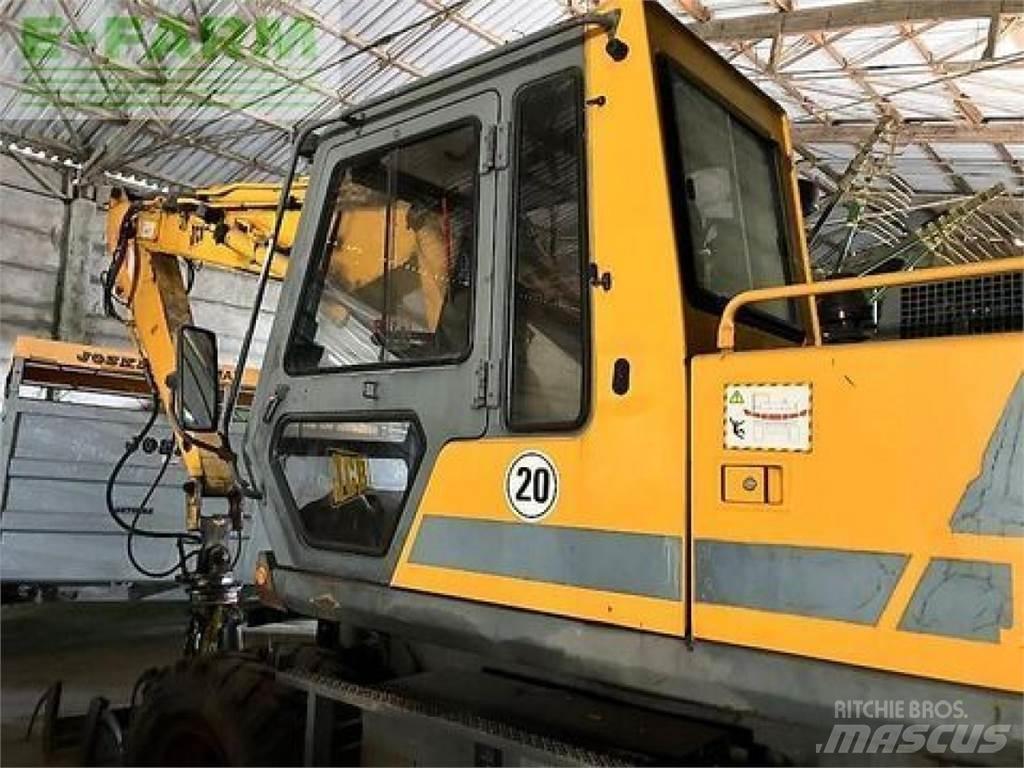 JCB js 130 w حفارات بعجل