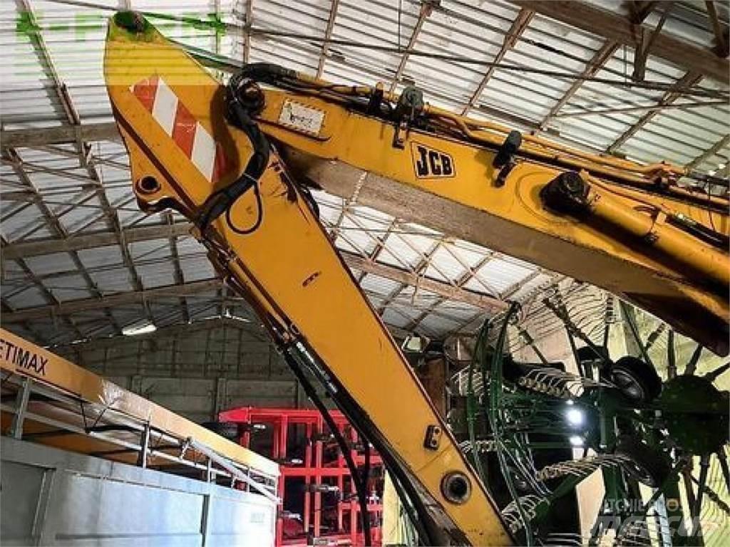 JCB js 130 w حفارات بعجل