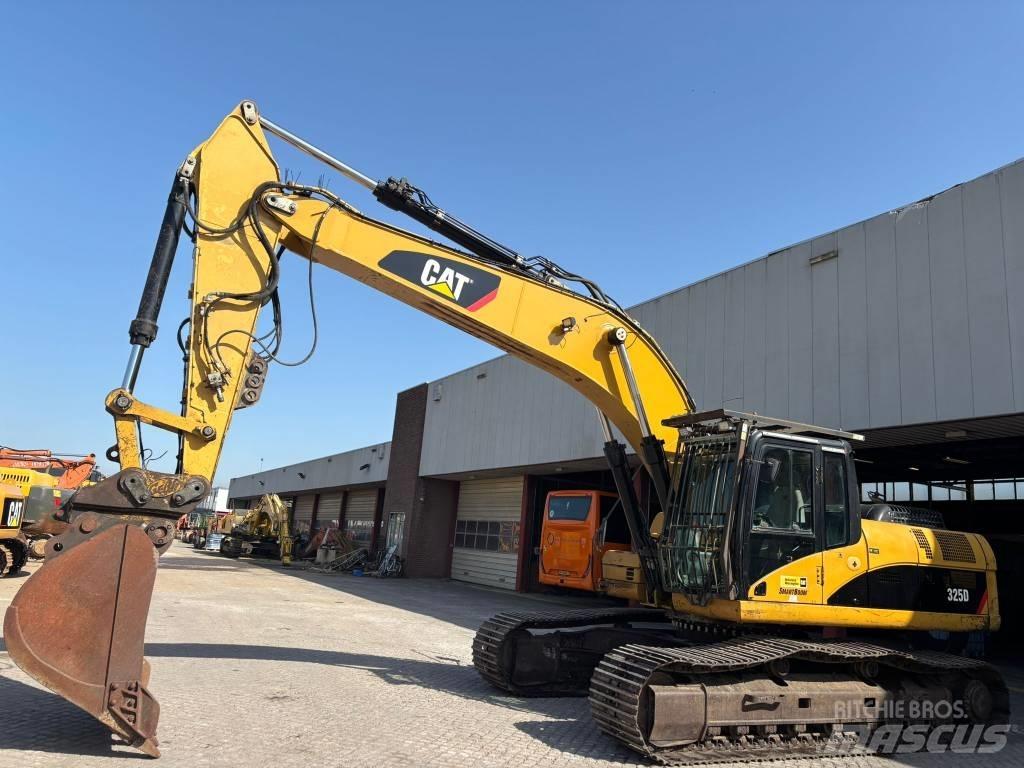 CAT 325 D L حفارات زحافة