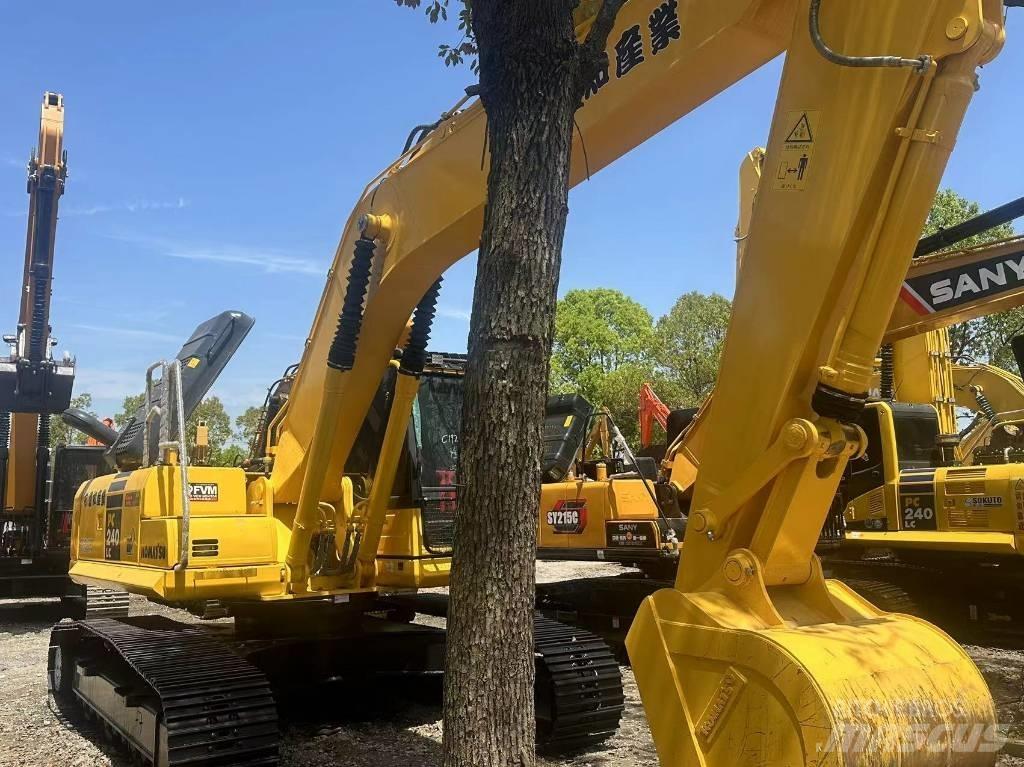 Komatsu PC 240 LC-8 حفارات زحافة