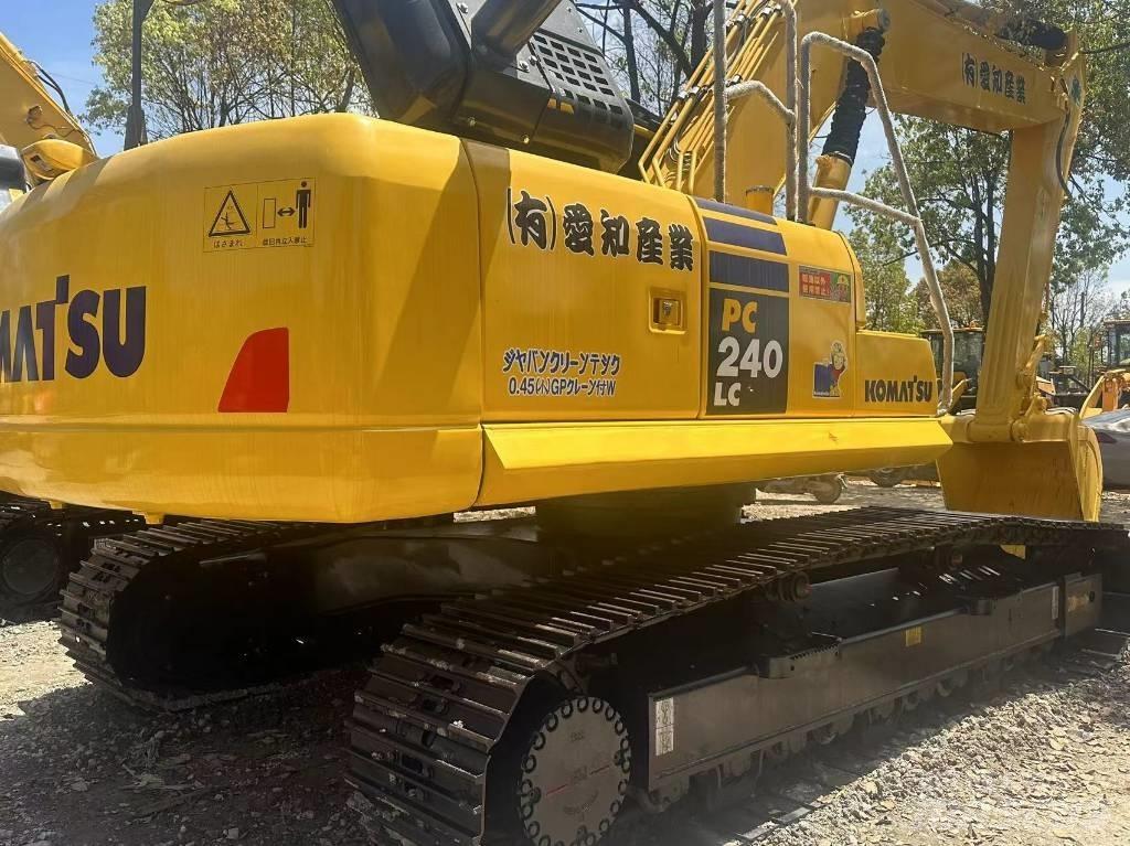 Komatsu PC 240 LC-8 حفارات زحافة