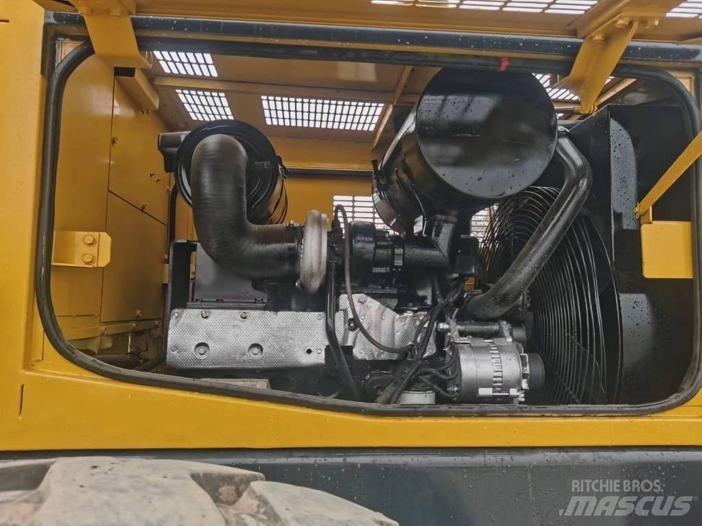 Komatsu WA 360-3 لوادر بعجل