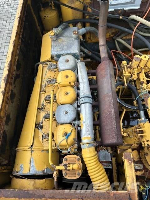 Liebherr A 911 C حفارات بعجل