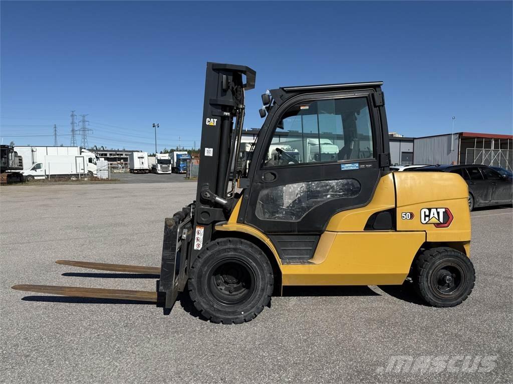 CAT DP50NT شاحنات الديزل