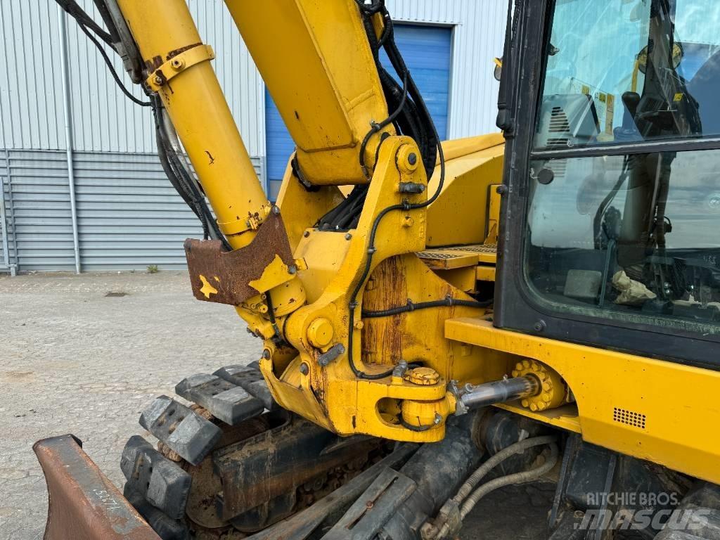 Komatsu PC 118 MR-8 حفارات زحافة