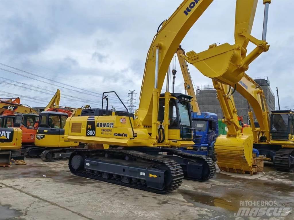 Komatsu PC 300 حفارات زحافة