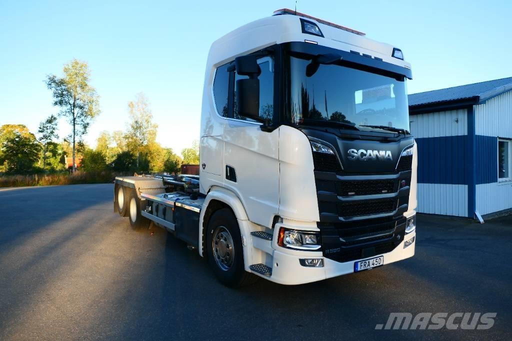 Scania R590B6x2nb شاحنات الرافعات الخطافية