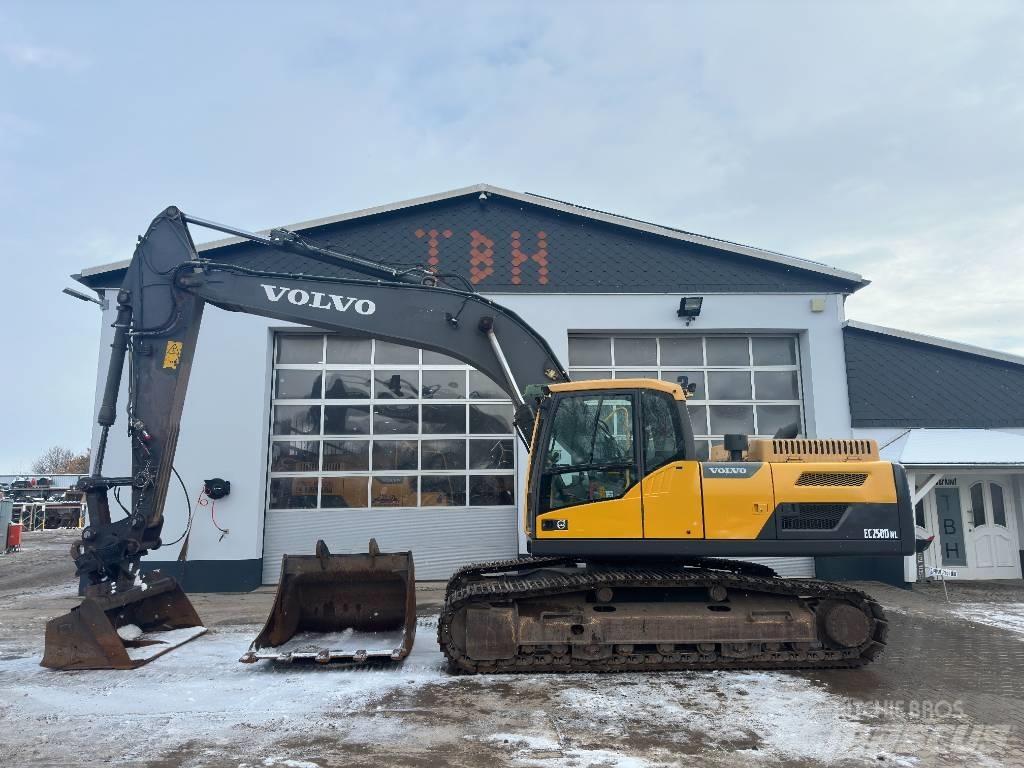 Volvo EC 250 D N L حفارات زحافة