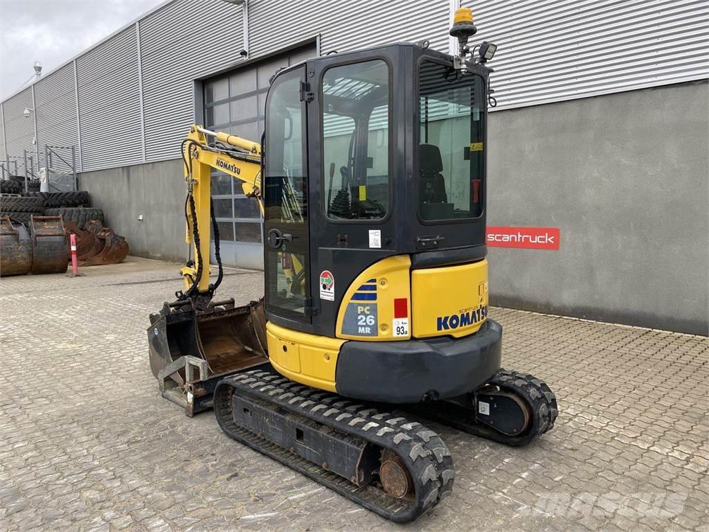Komatsu PC26MR-3 حفارات بعجل